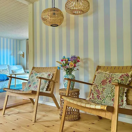 Ferienhaus Personally Styled House Near